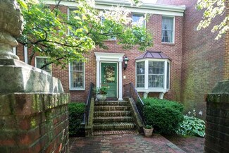 309 S 7th St Unit 4, Geneva, IL 60134