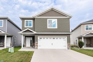 6092 14th St S, Fargo, ND 58104