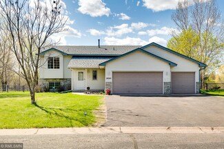 38240 Casselberry Dr, North Branch, MN 55056