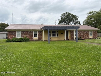 3 Pemberton Cir, Greenwood, MS 38930