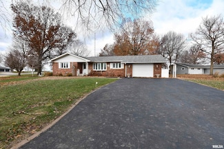 101 N Monroe St, Morrisonville, IL 62546