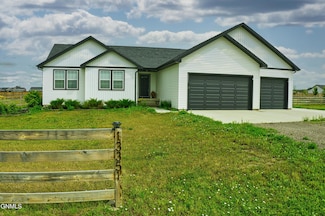 13351 Meadow Creek St, Williston, ND 58801