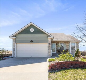 1315 SW Cornwall Rd, Lee's Summit, MO 64083