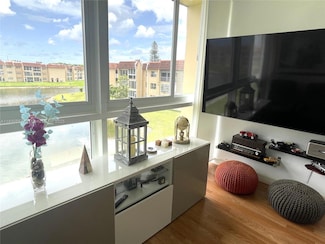 8951 Sunrise Lakes Blvd Unit 310, Sunrise, FL 33322