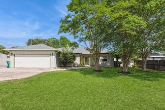 84 12th St, Shalimar, FL 32579