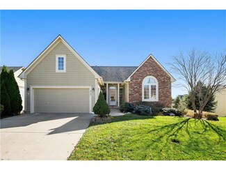 2727 S Brentwood Dr S, Independence, MO 64055