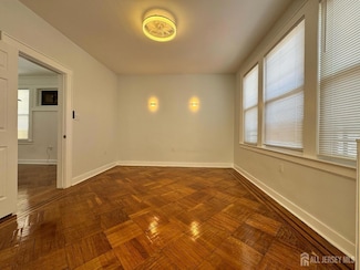 761 S 16th St, Newark, NJ 07103