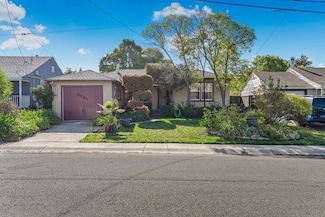 2537 Lessley Ave, Castro Valley, CA 94546