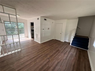 1071 Laurel Ln NW, Conyers, GA 30012
