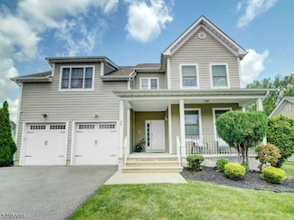 35 College Ave, East Orange, NJ 07017