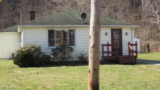 6 Rose Ln, Wellsburg, WV 26070