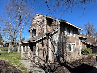 1232 Gristmill Ln, Hidden Valley, PA 15502