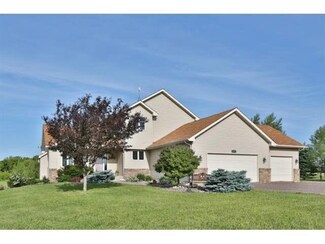 8245 8245 Fern Ln, Greenfield, MN 55357