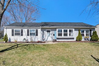 1320 Elm Dr, Schaumburg, IL 60194