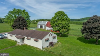 702 Pocahontas St, Oakland, MD 21550