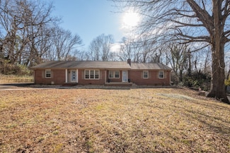 2816 Gray Cir, Columbia, TN 38401