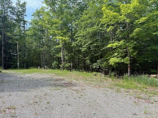 560 Morrill Pond Rd, Hartland, ME 04943