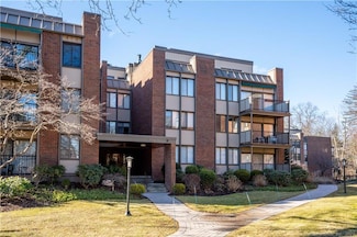 795 Prospect Ave Unit B-5, West Hartford, CT 06105