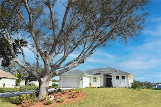 6321 Castlewood Cir, Fort Myers, FL 33905