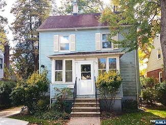 152 Washington Place, Teaneck, NJ 07666