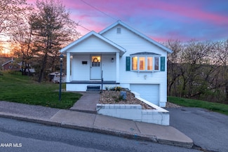 2204 17th Ave, Altoona, PA 16601