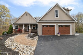 157 Blue Heron Way, Hawley, PA 18428