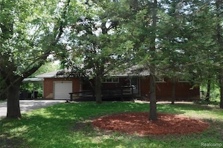 25135 Coral Gables St, Southfield, MI 48033