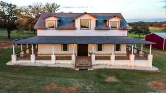 130 County Road 442, Stockdale, TX 78160