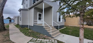 616 7th St, Rawlins, WY 82301