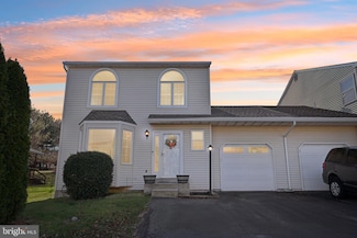 418 Navajo Dr, Royersford, PA 19468