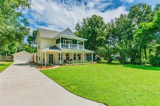 136 Connecticut Ave, Lake Helen, FL 32744