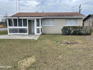 134 E 18th St, Lynn Haven, FL 32444