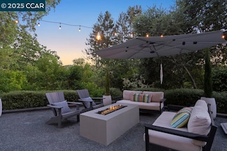 46 E Altarinda Dr, Orinda, CA 94563