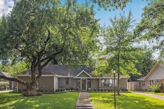 2514 Briarbrook Dr, Houston, TX 77042