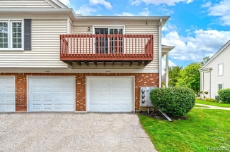 37457 Stonegate Cir Unit 52, Clinton Township, MI 48036