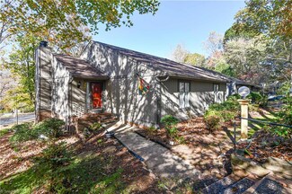 3661 Oak Hollow Ct, Winston Salem, NC 27106
