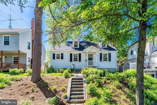 3912 6th St S, Arlington, VA 22204