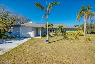 952 Ione Dr, Fort Myers, FL 33919