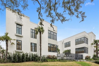 5355 Saint Charles Ave Unit 102, New Orleans, LA 70115