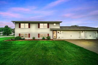 511 Dakota Dr, Lowell, IN 46356