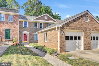 2918 Oakborough Square, Oakton, VA 22124