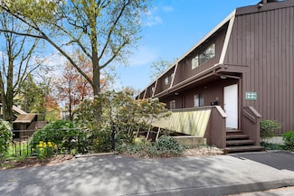 193 Knapps Hwy, Fairfield, CT 06825