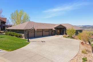 2015 Harney Dr, Rapid City, SD 57702