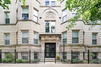 3747 N Fremont St Unit 3, Chicago, IL 60613