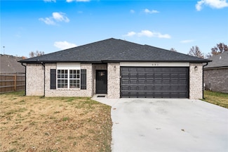 601 E Lake Francis Dr, Siloam Springs, AR 72761