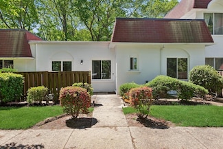 49 Birchwood Rd, Coram, NY 11727