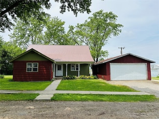 109 Pine St NE, Blairstown, IA 52209