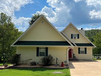 1205 State Highway 176, Rockaway Beach, MO 65740