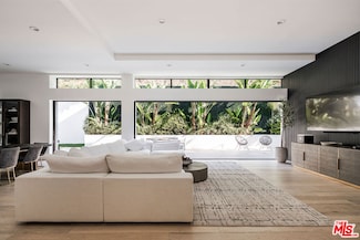 2048 N Beverly Dr, Beverly Hills, CA 90210