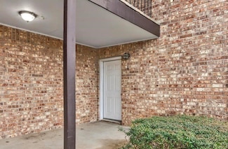 4115 Crow Rd, Beaumont, TX 77706